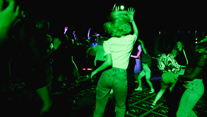 Izrādes "Brīvība zaudēt kontroli kopā ar citiem" darba process