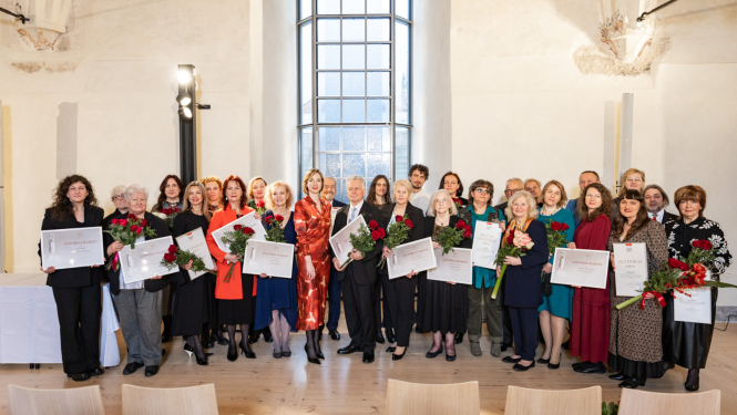 Ministru kabineta Atzinības rakstu un Kultūras ministrijas Īpašās atzinības, Atzinības un pateicības rakstu saņēmēji svinīgajā pasākumā Rīgas pilī