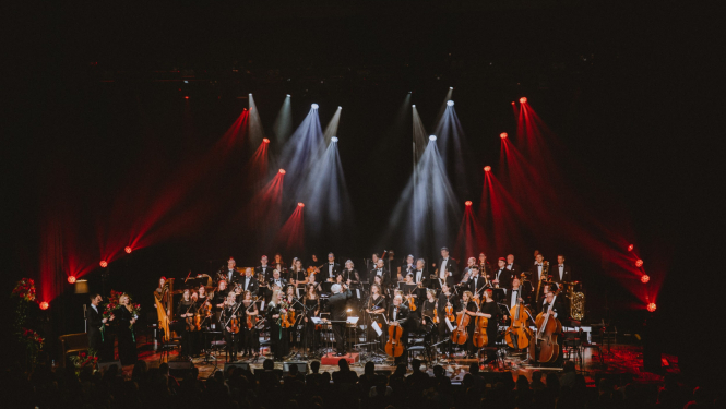 Liepājas Simfoniskais orķestris ar koncertprogrammas “Mārtiņš Brauns. Dziesma par spēli” solistiem uz Latgales vēstniecības “Gors” skatuves