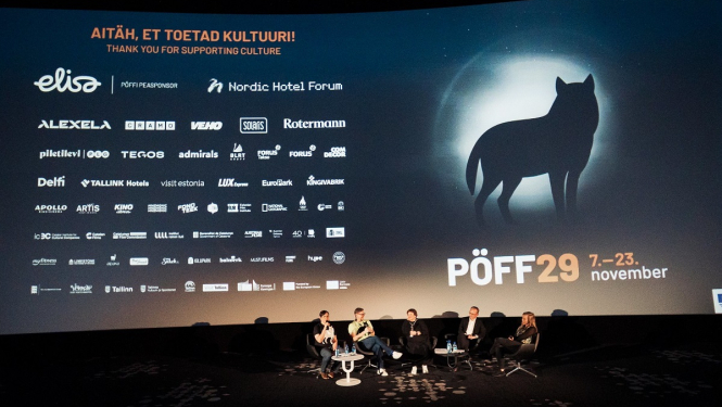 Tallinas kinofestivāla "Melnās naktis / Pimedate Ööde Filmifestival (PÖFF)" pasākums kino teātra zālē