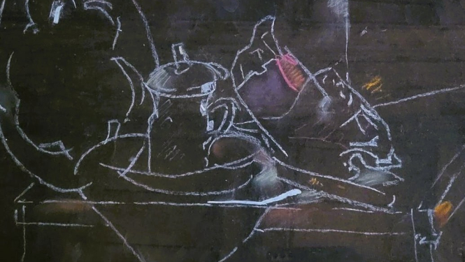 Uz tumša fona ar gaišu līniju klusās dabas aprises - priekšmeti uz galda