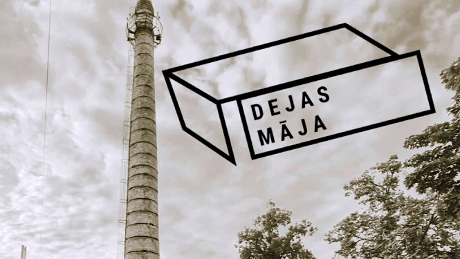 Laikmetīgās mākslas telpā "KURTUVE" Valmierā, uzraksts "Dejas māja"