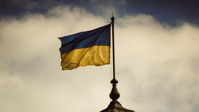 Plīvojošs Ukrainas karogs