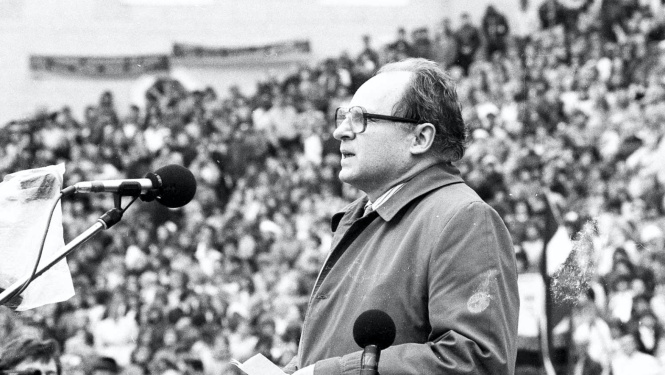 Akadēmiķa Jāņa Stradiņa uzruna Tautas manifestācijā 1988. gada 6. oktobrī Mežaparkā