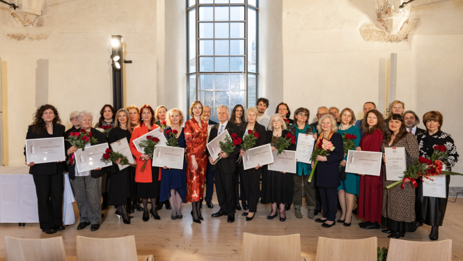 Ministru kabineta Atzinības rakstu un Kultūras ministrijas Īpašās atzinības, Atzinības un pateicības rakstu saņēmēji svinīgajā pasākumā Rīgas pilī