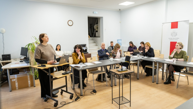 Dziesmu un deju svētku padomes sēdes norise un tās dalībnieki LNKC telpās