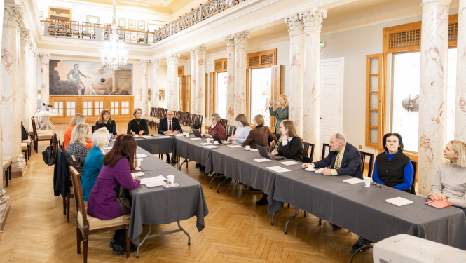 UNESCO Latvijas Nacionālās komisijas dalībnieki RVKM Kolonnu zālē