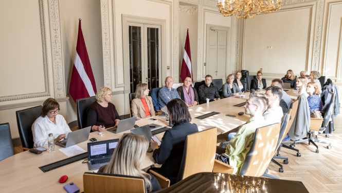 Tikšanās ar kultūras darbinieku arodbiedrībām par izdienas pensiju reformu KM Lielajā zālē