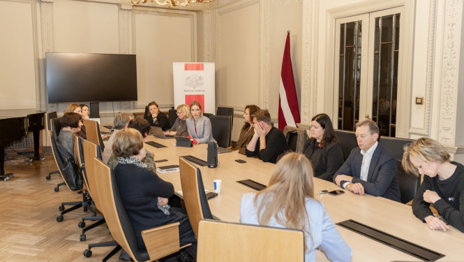 Tikšanās ar biedrības “Laiks kultūrai” pārstāvjiem Tikšanās ar biedrības “Laiks kultūrai” pārstāvjiem KM Lielajā zālē