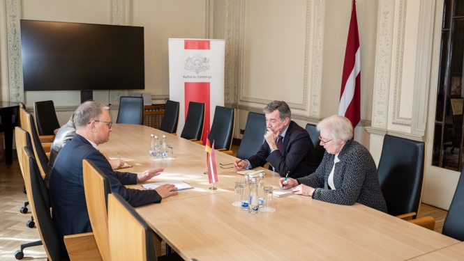 Tikšanās ar Vācijas vēstnieku Latvijā V.E. Kristianu Heltu (Christian Heldt)