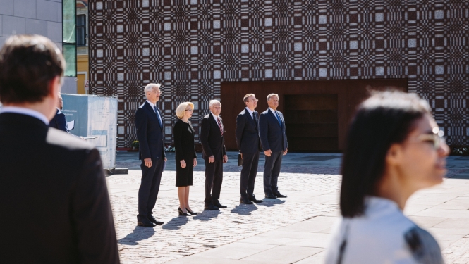 Kultūras ministrs Nauris Puntulis piedalās pasākumā “Aizvestie. Neaizmirstie” pie Latvijas Okupācijas muzeja