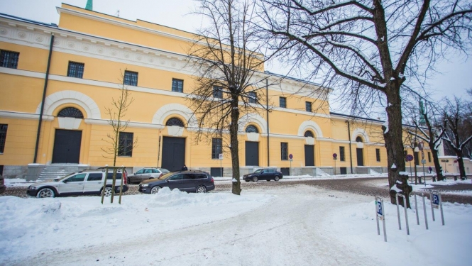 Izstāžu zāles "Arsenāls" atjaunotā fasāde