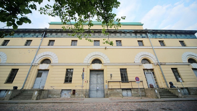 VNĪ uzsāk izstāžu zāles „Arsenāls” fasādes atjaunošanu un logu restaurāciju