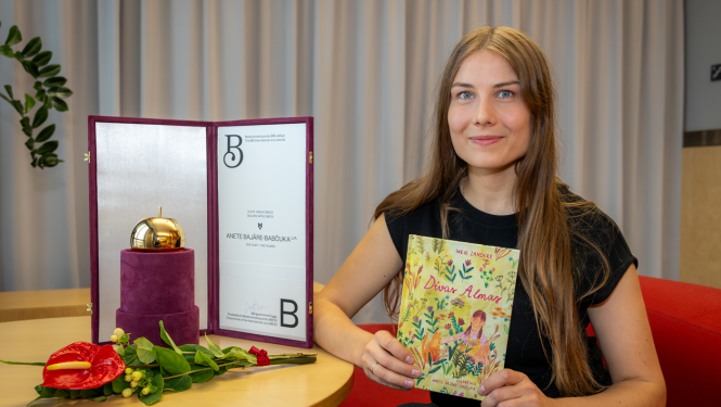 Māksliniece ar apbalvojumu