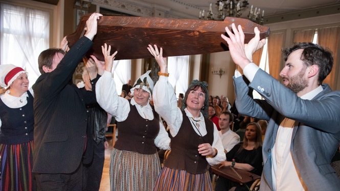 Dižā jeb basa kokle, foto: Andris Auziņš