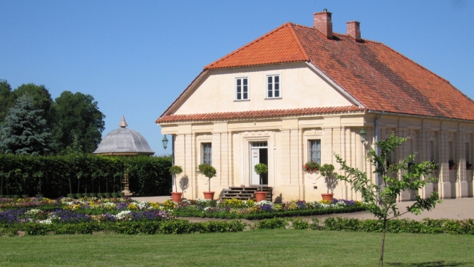 Rundāles pils Dārznieka māja