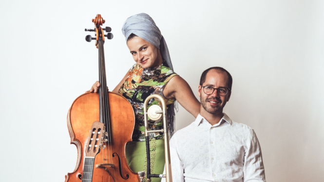 Austriešu čelliste un dziedātāja deeLinde un brazīliešu ģitārists, trombonists, komponists un diriģents Emiliano Sampaio