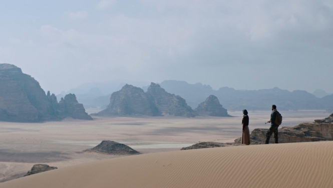 Kadrs no filmas "Tuksnesī" / "Deserted", (2021, režisore Kadri Kõusaar)