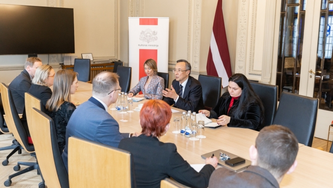 Kultūras ministrijas vadība tiekas ar EDSO augsto komisāru nacionālo minoritāšu jautājumos Kairatu Abdrahmanovu (Kairat Abdrakhmanov), foto: Oskars Artūrs Upenieks