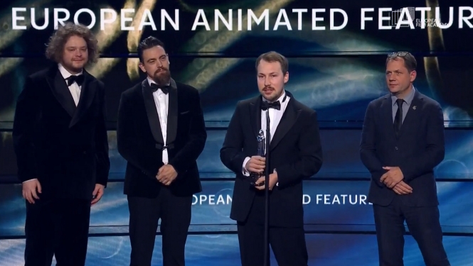 Filmas “Straume” komandas pārstāvji un režisors Gints Zilbalodis saņem Eiropas Kinoakadēmijas balvu