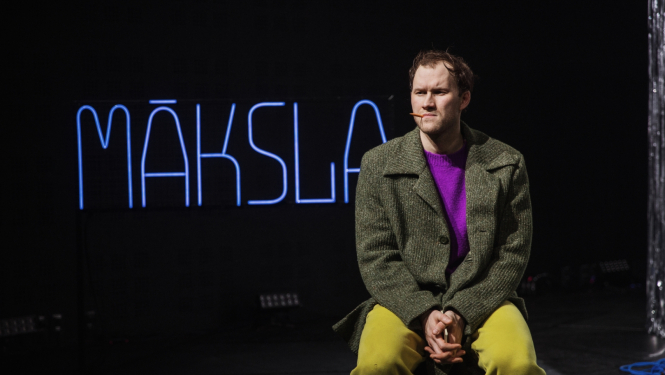 Foto Krišjānis Strods – Cēzars Kalniņš izrādē "Četri balti krekli"