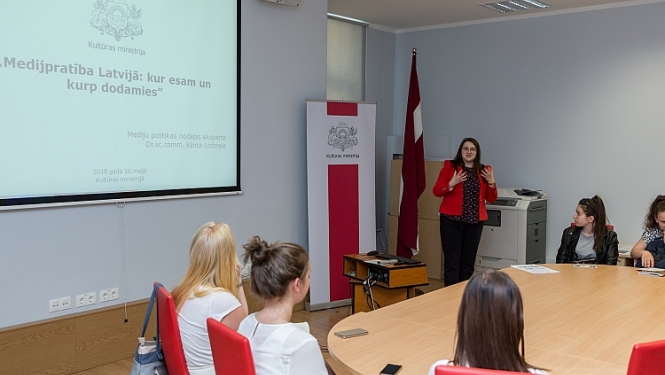 Mediju politikas un medijpratības lekcija Siguldas novada jauniešiem