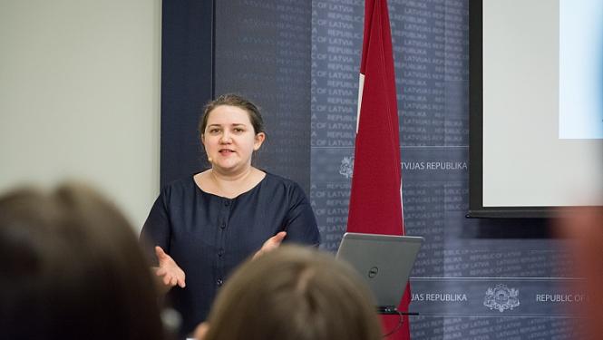 KM Mediju politikas nodaļas ekspertes Klintas Ločmeles seminārs valsts pārvaldes komunikācijas speciālistiem