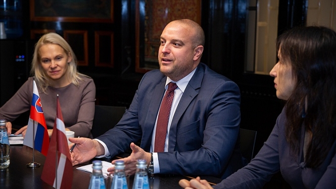 Tikšanās ar Slovākijas vēstnieku Latvijā Ladislavu Babčanu