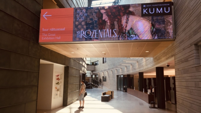 Izstāde “Janis Rozentāls. Dzīves deja” Kumu mākslas muzejā Tallinā. 2021. Foto: Aija Brasliņa.