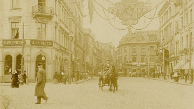 Kaļķu iela. 20.gs.sākums. Foto autors nezināms. Foto no LNB krājuma www.zudusilatvija.lv