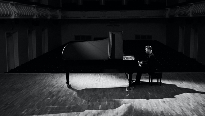 Igauņu pianists un komponists Kristjan Randalu