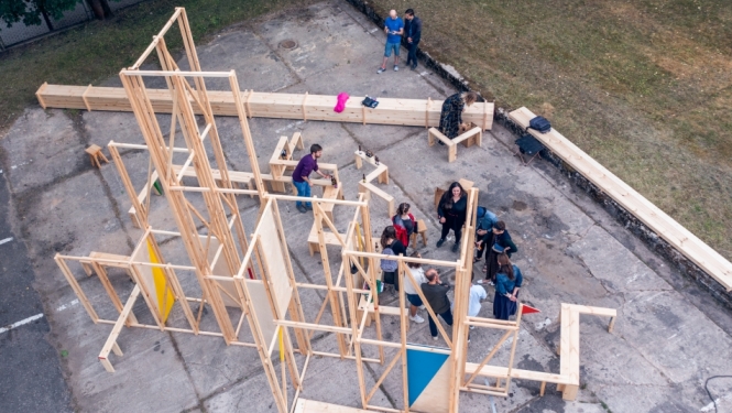 RISEBA Starptautiskā īslaicīgās arhitektūras un pilsētvides vasaras skola “FestivaL’and” sadarbībā ar Valmieras vasaras teātra festivālu