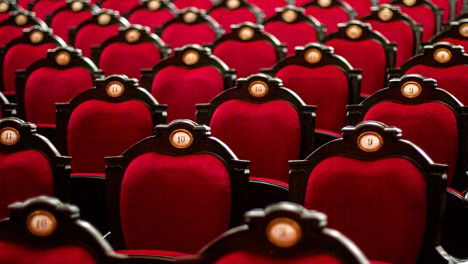 Operas krēsli