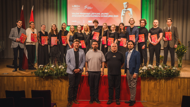 Valda Vikmaņa Latvijas jauno atskaņotājmākslinieku konkursa 2025 dalībnieki un žūrija, foto: Kārlis Volkovskis