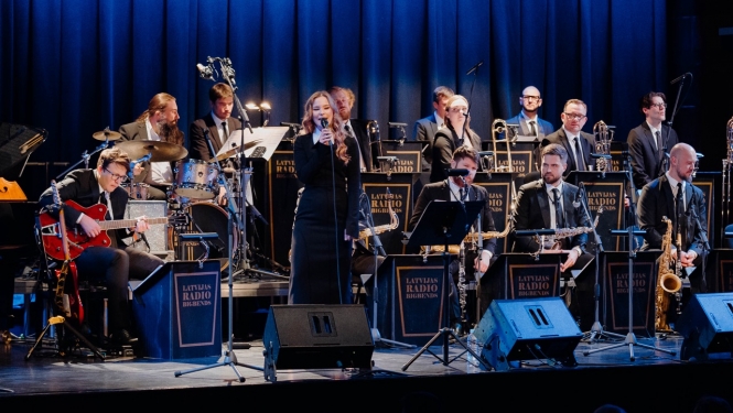 Latvijas Radio bigbends un dziedātāja Paula Saija, foto: Pauls Zvirbulis