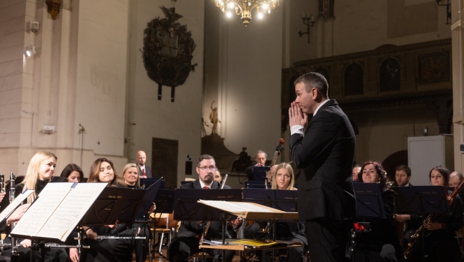Orķestris Rīga un diriģents Valdis Butāns, foto: Mārtiņš Purviņš