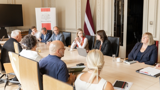 Ministre tiekas ar kultūras jomas profesionālo vidusskolu vadītājiem, foto: Oskars Artūrs Upenieks / Kultūras ministrija
