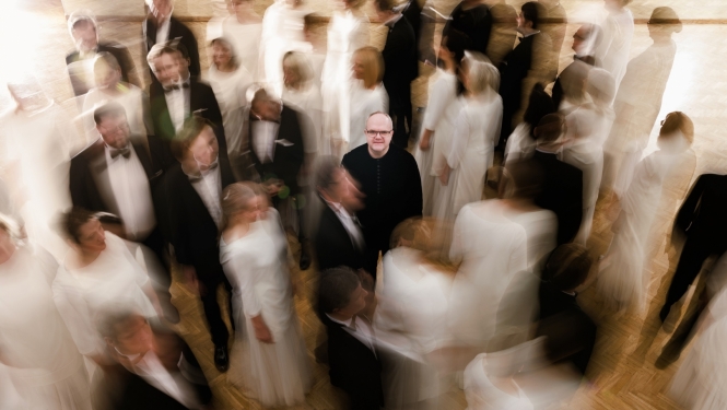 Valsts Akadēmiskais koris “Latvija” un tā mākslinieciskais vadītājs un galvenais diriģents Māris Sirmais, foto: Ģirts Raģelis