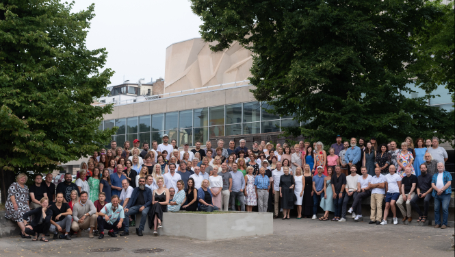 Dailes teātra kolektīvs sezonas atklāšanā, foto: Jānis Deinats.