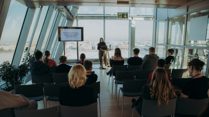 Pirmā Latvijas Goda ģimeņu foruma norise Latvijas Nacionālajā bibliotēkā