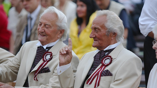 Trešais cikla “Laudamus +” raidījums 21. decembrī veltīts izcilajiem diriģentiem brāļiem Kokariem