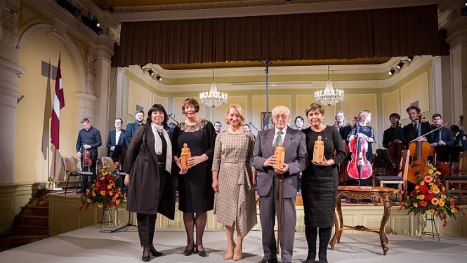 Izcilības balvu kultūrā iegūst Latvijas Nacionālais mākslas muzejs, Rolands Kalniņš un Nora Ikstena