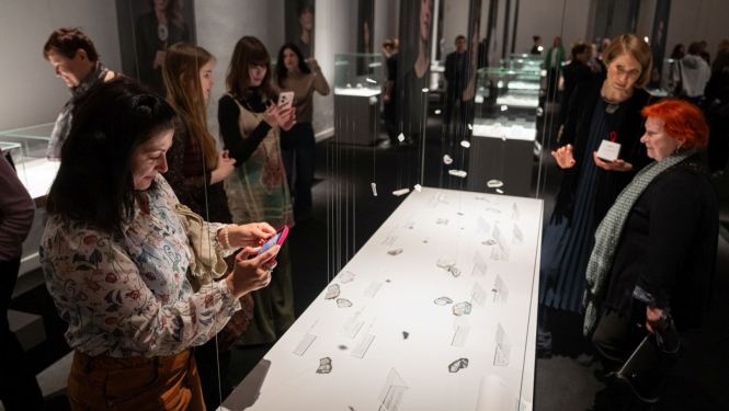 Izstāde “Skārien-jūtīgs” Lietišķās mākslas un dizaina muzejā Viļņā. 11.04.2025.  Foto: Gintare Grigenaite (Gintarė Grigėnaitė)