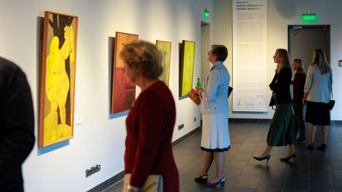 Izstādes “Dieva buča” atklāšana Vidzemes koncertzāles “Cēsis” Mākslas galerijā. 2024. Foto: Anete Rudmieze