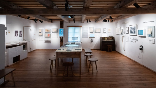 Eduarda Veidenbauma muzeja “Kalāči” ekspozīcija “Vairāk gaismas!”, foto: Lelde Goba