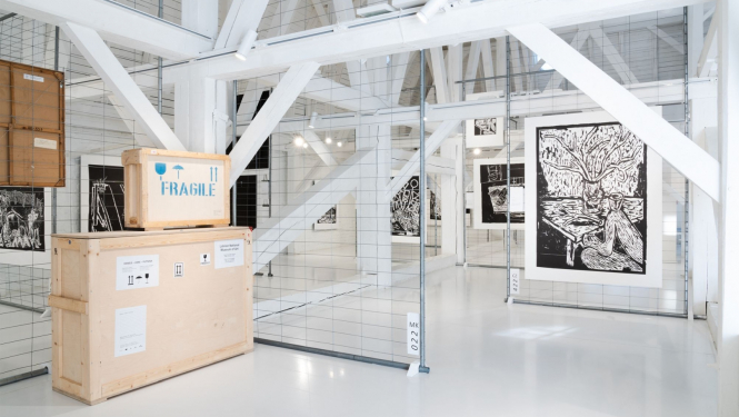 Hanele Zane Putniņa. Skats no personālizstādes “Eksponāts pēc apraksta” Latvijas Nacionālā mākslas muzeja Kupola zālē (25.05.–13.08.2023.). Foto: Līga Spunde