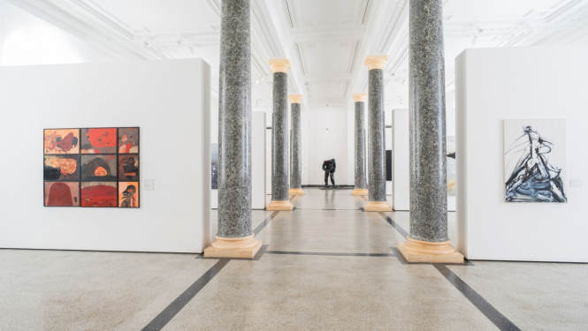 Skats no pastāvīgās ekspozīcijas “Latvijas māksla 1985–2000”. Latvijas Nacionālais mākslas muzejs, Rīga. Foto: Valters Lācis