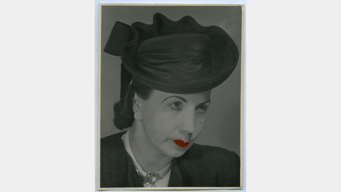 Alfrēds Polis. Helēna Pole, 20. gs. 50. gadi, kolorēta sudraba želatīna kopija, Latvijas Fotogrāfijas muzeja krājums