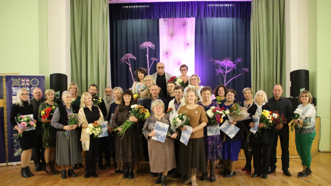 Konkursa nominanti, laureāti un pieteikumu autori. Foto: Māra Multiņa.