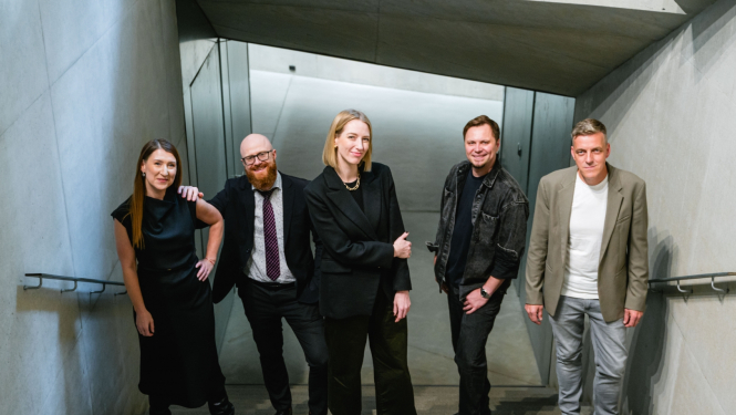 Pieci cilvēki memoranda parakstīšanas brīdī